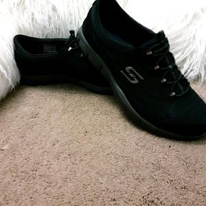 Sketchers shoes
